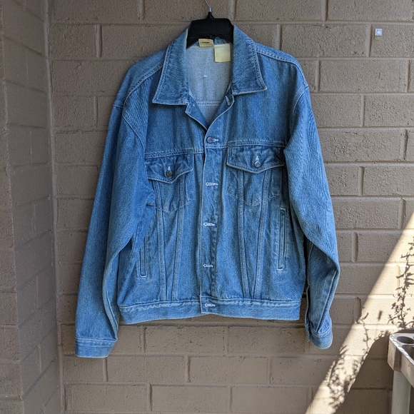 Winnie the Pooh Vintage Denim - Jean Jacket - Picture 3 of 5